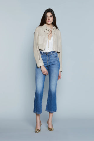 Jeans donna LACORUNA vita alta capri svasati alla caviglia lavaggio blu medio vintage con cintura e fibbia logo carta da zucchero Relish