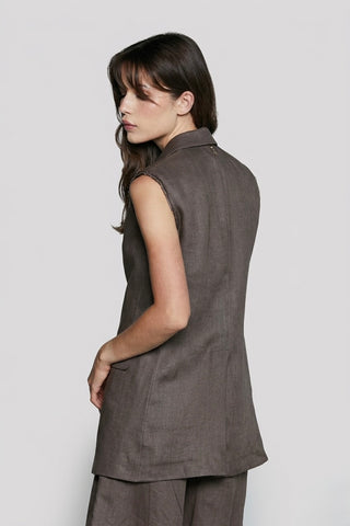 Gilet donna Relish BERTIU in lino lungo taglio maschile con revers - immagine 4