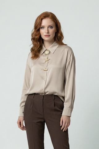 Camicia CAIENNA m/l in raso con spille gioiello