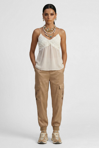 Pantaloni donna MANDY cargo in lyocell ultra-morbido con elastico sul retro must-have stile e comfort dall’ufficio al weekend biscotto Softy Paris