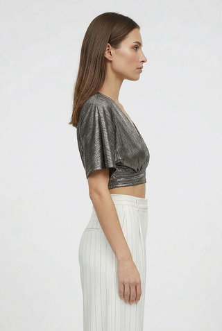 Crop Top TESSA effetto metalizzato annodato sulla schiena